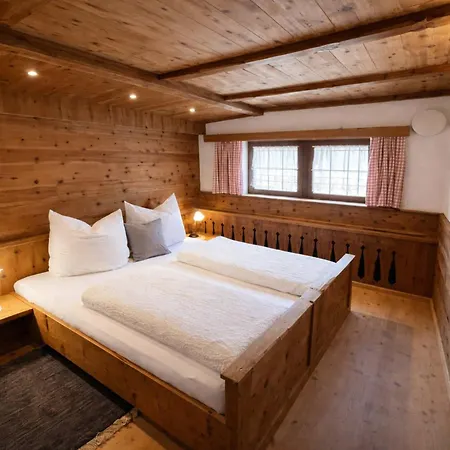Nina's With Pool & Sauna Access